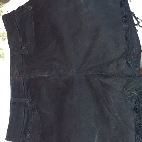 Shorts - Picture 1 of 6